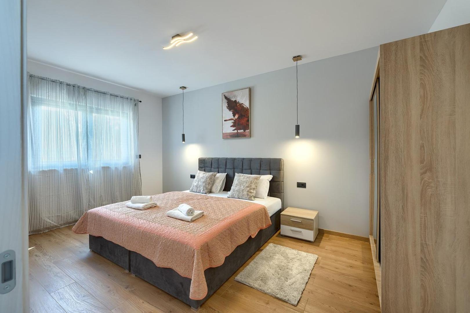 Meri With Private Pool And Sea View Vila Pula