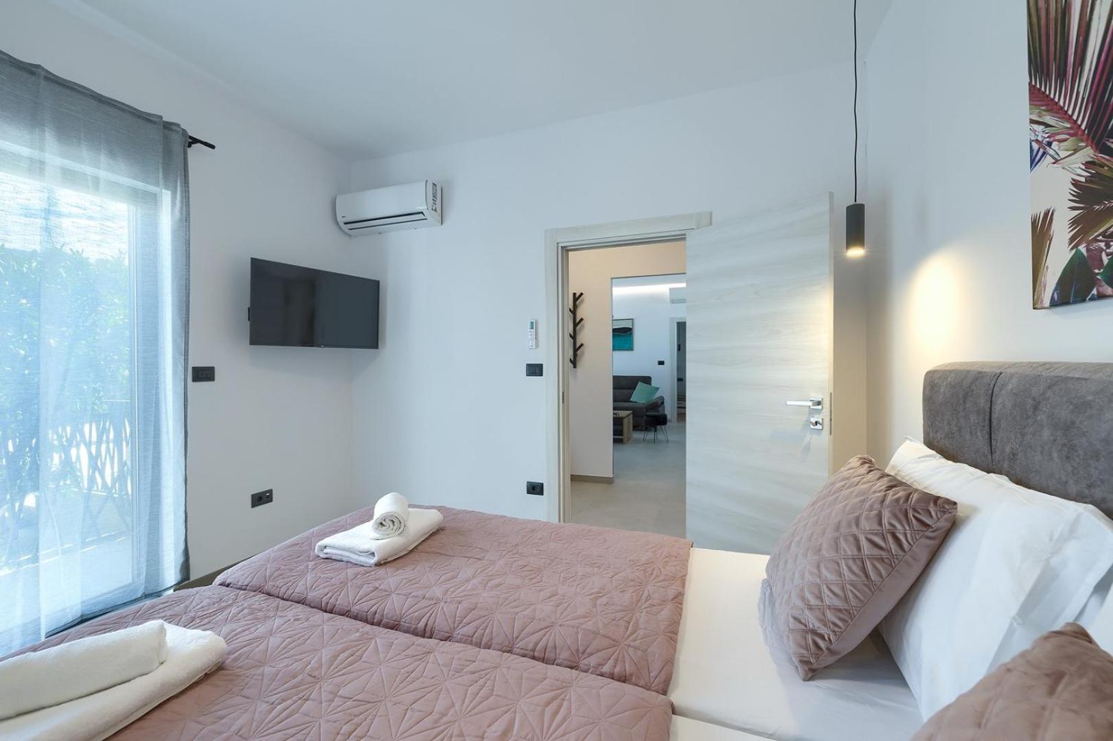 Vila Meri With Private Pool And Sea View Pula
