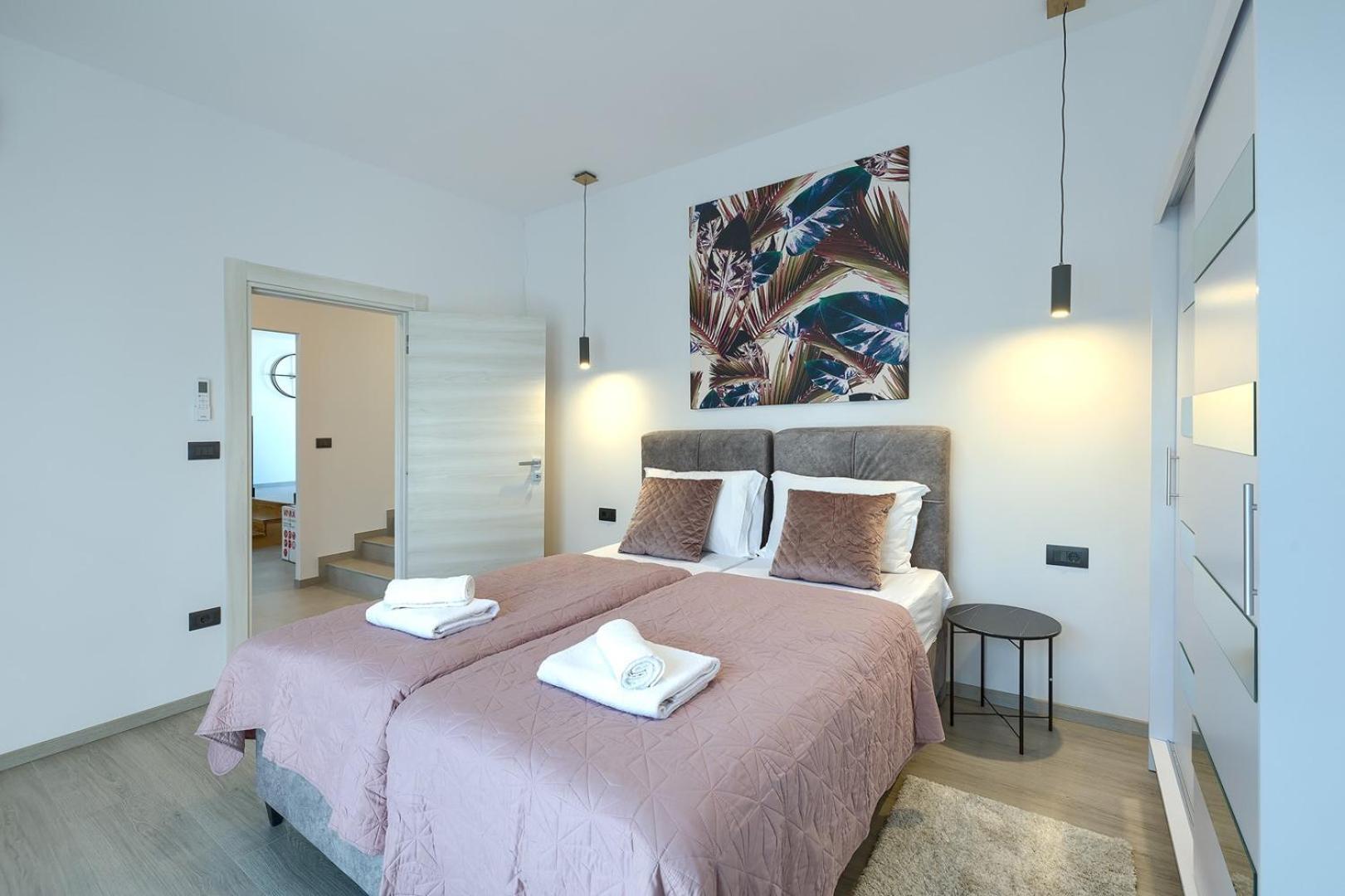 Vila Meri With Private Pool And Sea View Pula
