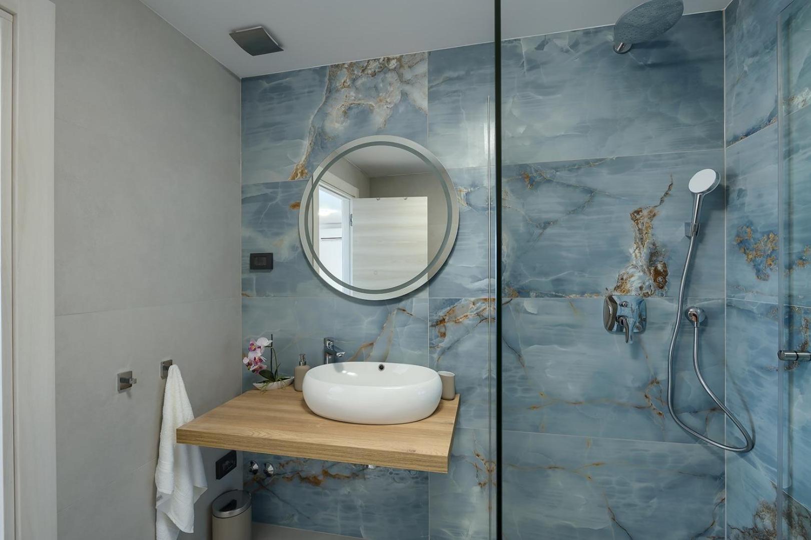 Meri With Private Pool And Sea View *