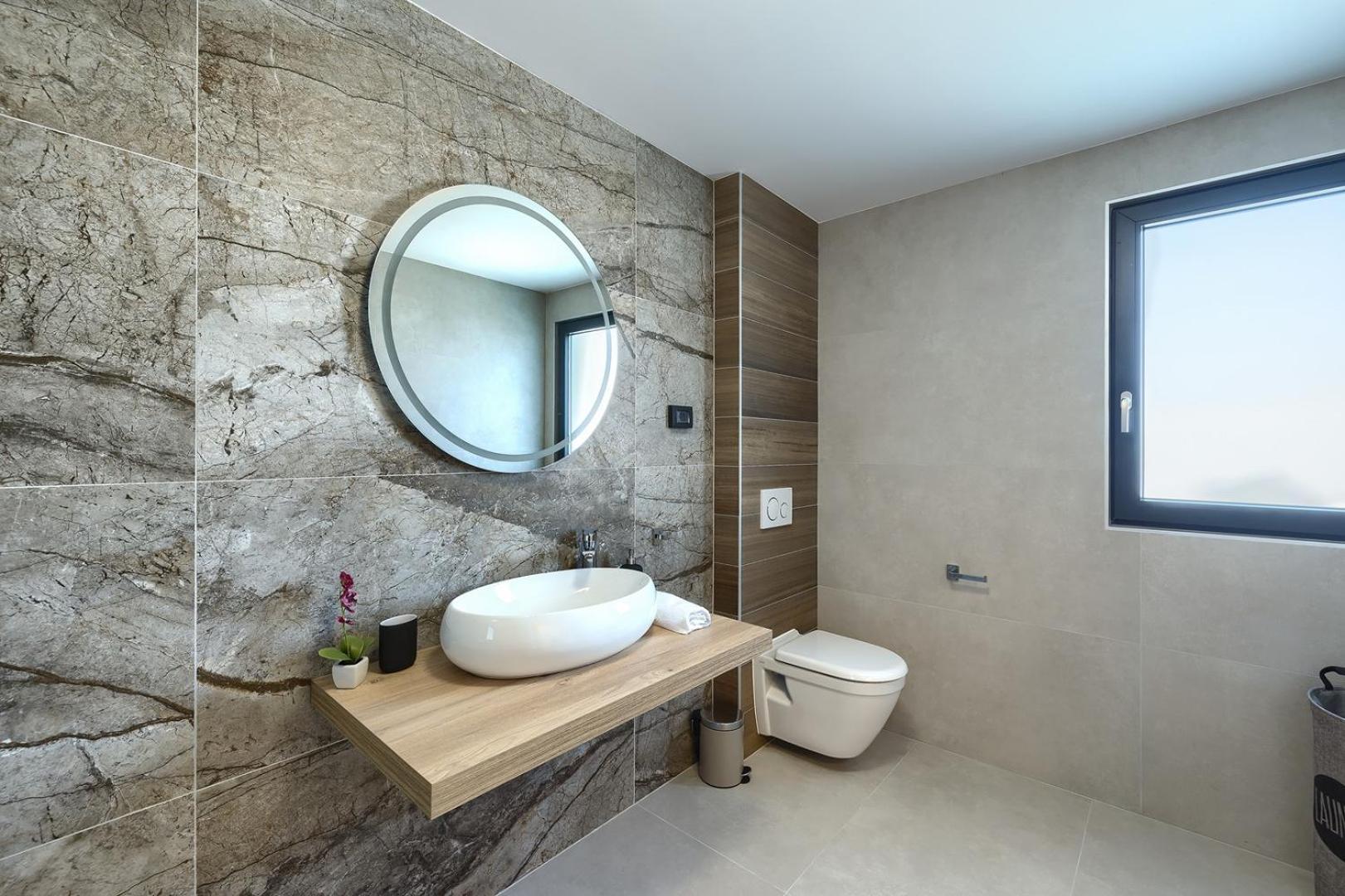 Vila Meri With Private Pool And Sea View Pula