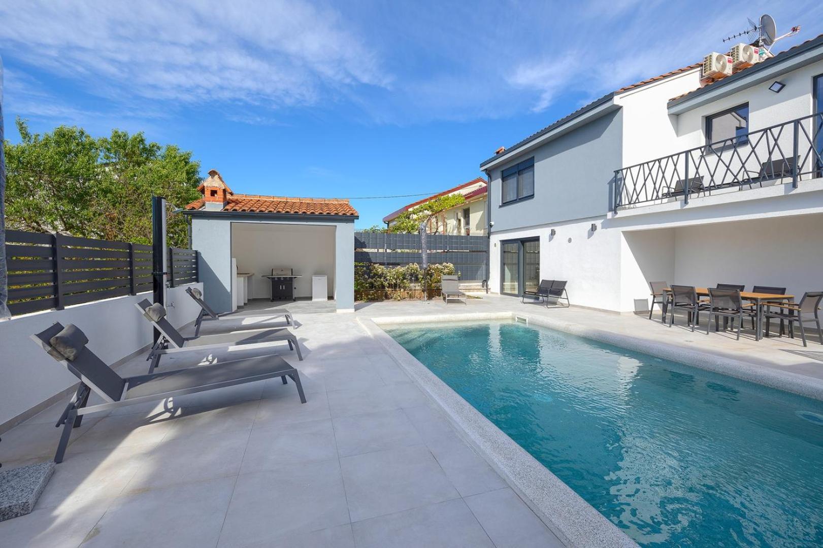 Vila Meri With Private Pool And Sea View Pula